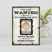 Invitations d'événement d'affiche Recherchée (Debout devant)