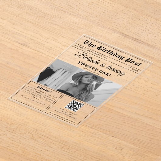 Invitations En Acrylique Anniversaire Journal amusant noir & blanc photo (Poser)