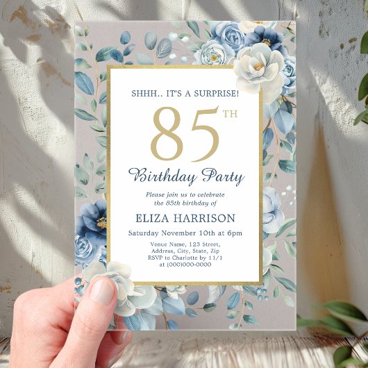 Invitations En Acrylique Dusty Blue Floral Surprise 85e anniversaire