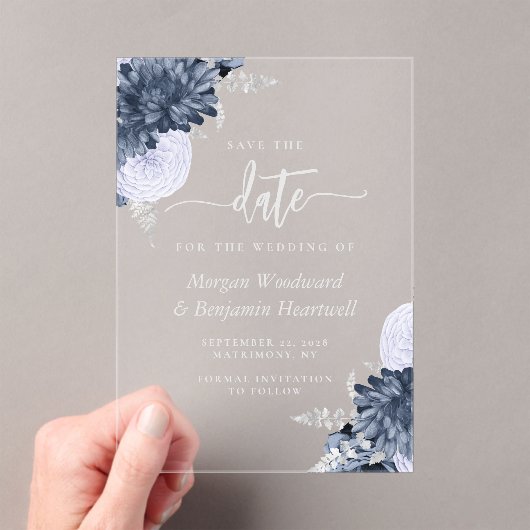 Invitations En Acrylique Dusty Blue Silver Floral Wedding Save the Date (In situ (ordinateur de poche))