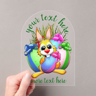Invitations En Acrylique Lapin drôle mordant un œuf de Pâques