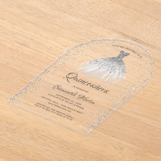 Invitations En Acrylique Robe Parties scintillant argent blanc Quinceañera (Poser)