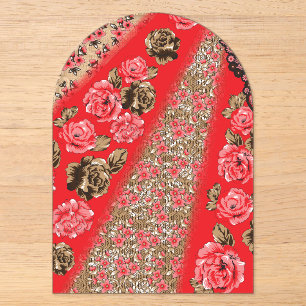 Invitations En Acrylique Tissu rouge vibrant orné de motifs floraux complex
