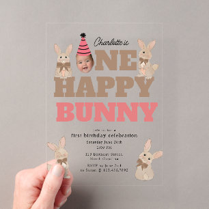 Invitations En Acrylique Un lapin bunny heureux drôle photo d'anniversaire