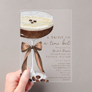 Invitations En Acrylique Une mariée dans une Baby Shower Martini pour la ma