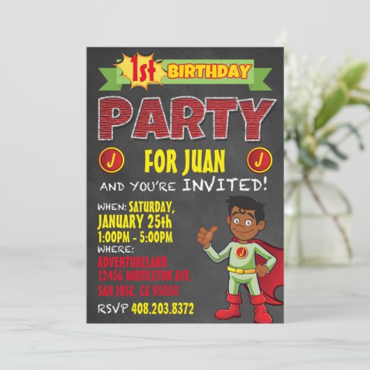 Invitations latines de super héros. Fête (Debout devant)