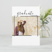 Invitations photo Abstrait Black Modern Graduation (Debout devant)