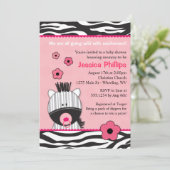 Invitations roses adorables de baby shower de (Debout devant)