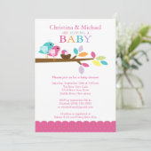 Invitations roses de baby shower de nid d'oiseau (Debout devant)