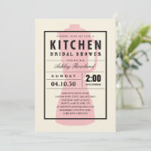 Invitations roses de douche de cuisine de (Debout devant)