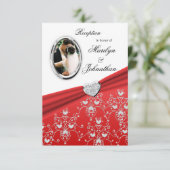 Invitations rouges de réception de damassé de (Debout devant)
