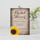 Invitations Rustic Wood Sunflower Bridal Douche (Debout devant)