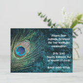 Invitations vertes d'anniversaire de paon de (Debout devant)