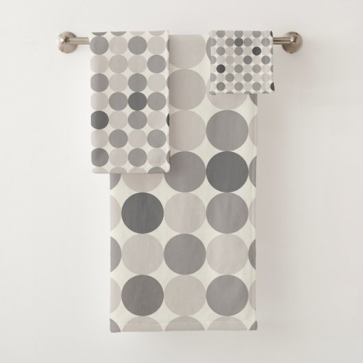Inviting Gray Circle Bath Towel Set (En situation)