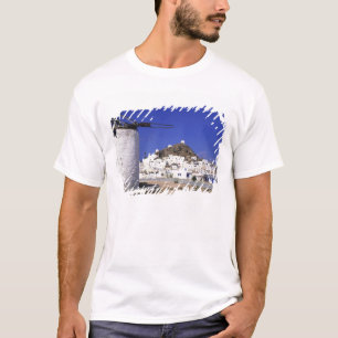 Ios, Griekenland. De prachtige en knapperige, witt T-shirt