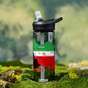 Iran kaart met vlag en embleem waterfles