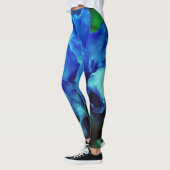 Iris in blauw leggings (Links)