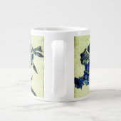 Irises (1890) van Vincent Van Gogh Extra Grote Beker (Achterkant)