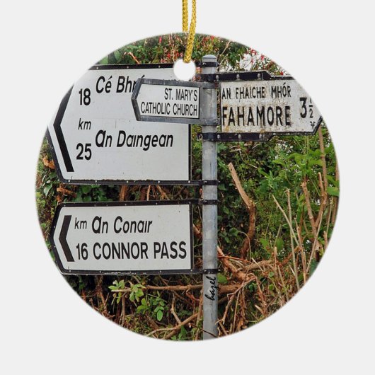 Irish Dingle Road signaleert kerstversieringen Keramisch Ornament (Voorkant)
