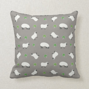Irish Shamrock and Sheep Pattern Kussen