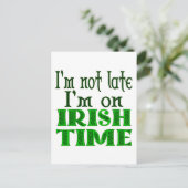 Irish Time Funny Gezegde Briefkaart (Staand voorkant)
