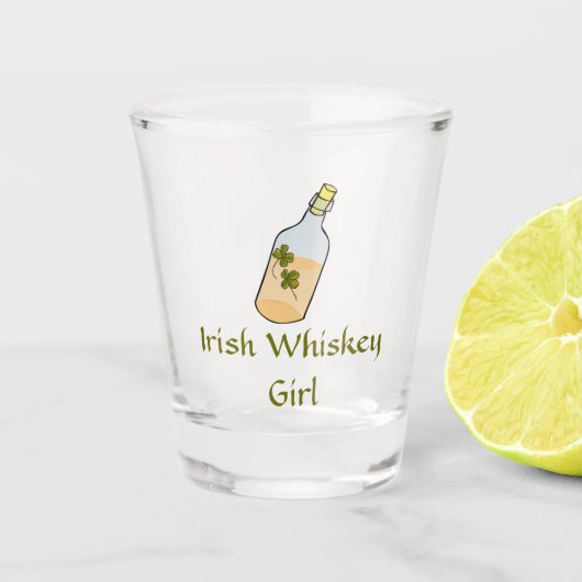 Irish Whiskey Girl Shot Glas (Voorkant)
