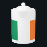 Irlande National Flag, standard irlandais, bannièr<br><div class="desc">Le drapeau national de l'Irlande Emerald Isle, tricolore vert, blanc et orange, est destiné à symboliser l'inclusion et l'aspiration à l'unité entre les peuples gaéliques celtes de différentes traditions sur cette île. L'Irlande est connue pour ses vastes étendues verdoyantes et verdoyantes. En fait, son surnom est Emerald Isle. Ce travail...</div>