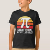 Irrationele maar goed afgeronde PI Day Wiskunde T-shirt (Voorkant)