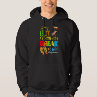 Is het zomerpauze, maar de vijfde leerkracht op de hoodie