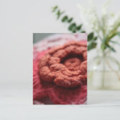 Isaïe 1:18 Crochet Rouge Fleur Carte Postale (Debout devant)