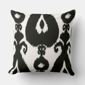 Iskander Ikat Pillow Kussen