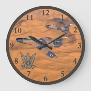 Israëlische superbendes over de woestijn grote klok