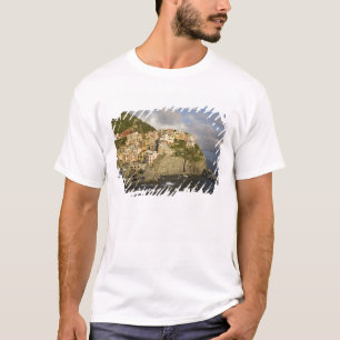 Italië, Cinque Terre, Manarola. Dorp op klif. T-shirt