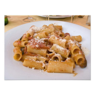 Italië, Positano. Displayplaat van rigatoni. Foto Afdruk