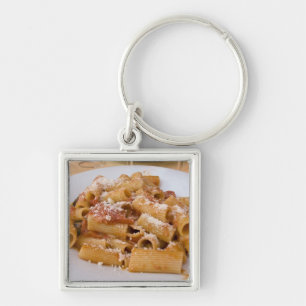 Italië, Positano. Displayplaat van rigatoni. Sleutelhanger
