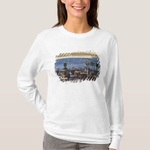 Italië, provincie Como, Bellagio. Cafe aan het mee T-shirt