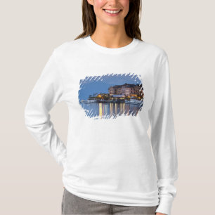 Italië, provincie Como, Bellagio. Gezicht op de st T-shirt