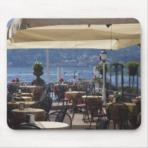 Italië, provincie Como, Bellagio. Lakeside café. Muismat