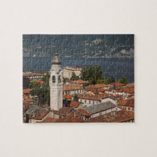 Italië, provincie Como, Menaggio. Gezicht op stad Legpuzzel
