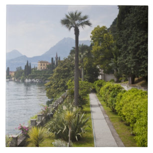Italië, Provincie Lecco, Varenna. Villa Monastero, Tegeltje