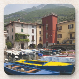 Italië, provincie Verona, Malcesine. Oude Cassone  Drankjes Onderzetter