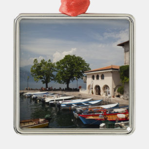 Italië, provincie Verona, Malcesine. Oude Cassone Metalen Ornament