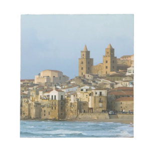 Italië, Sicilië, Cefalu, Gezicht met Duomo vanaf 2 Notitieblok