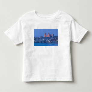 Italië, Sicilië, Cefalu, Gezicht met Duomo vanuit Kinder Shirts