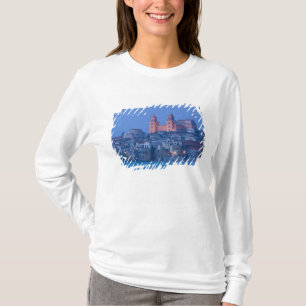 Italië, Sicilië, Cefalu, Gezicht met Duomo vanuit T-shirt