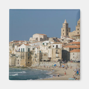 Italië, Sicilië, Cefalù, Stadsgezicht met Duomo va Magneet