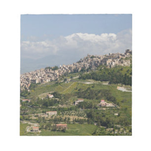 Italië, Sicilië, Enna, Calascibetta, ochtendbeeld Notitieblok