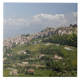 Italië, Sicilië, Enna, Calascibetta, ochtendbeeld Tegeltje