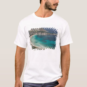 Italië, Sicilië, Mondello, Uitzicht op het strand T-shirt