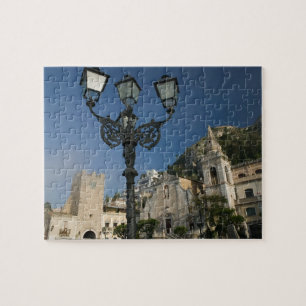 ITALIË, Sicilië, TAORMINA: Piazza iX Aprile, San Legpuzzel